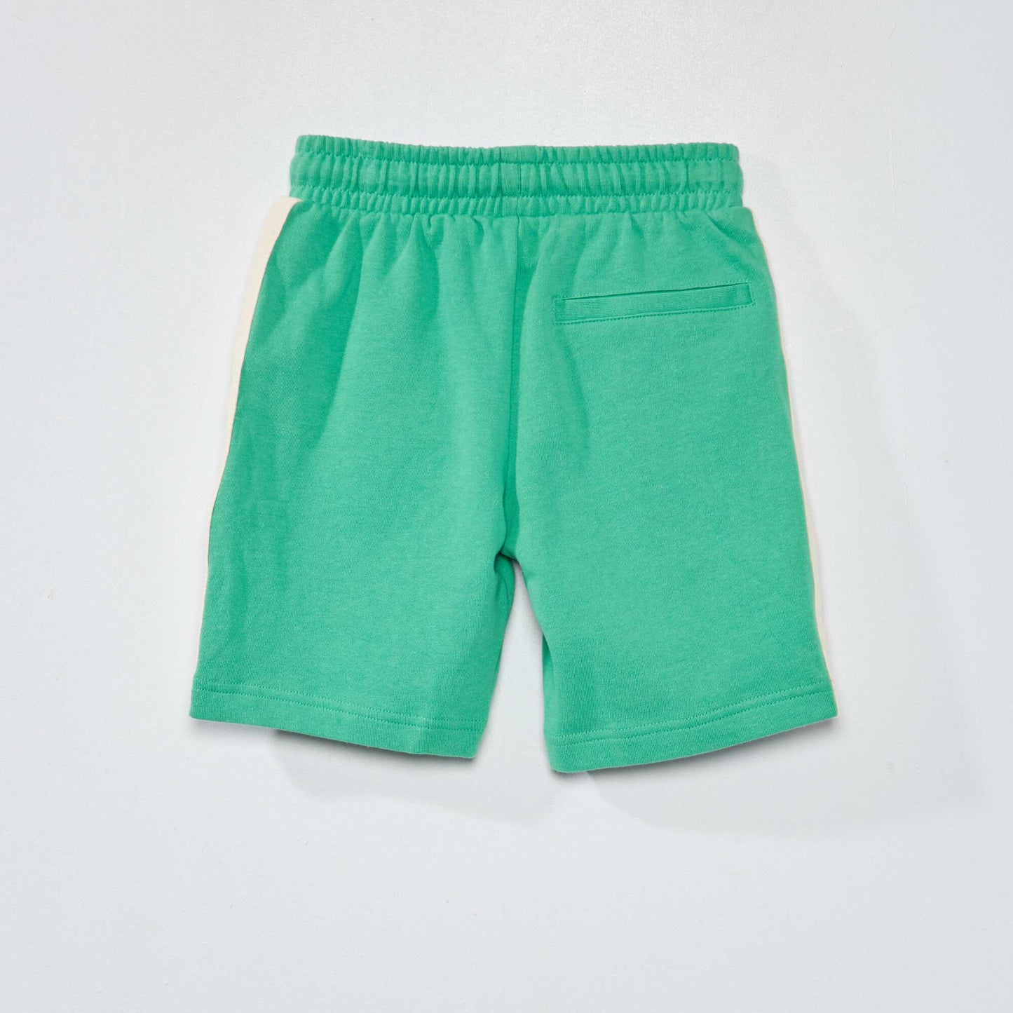Sports shorts with stripes on the sides GREEN