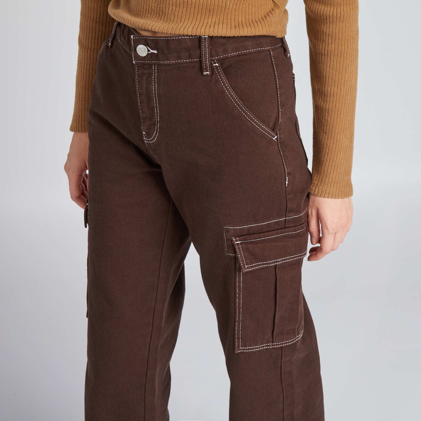 Trousers with flap pockets BROWN