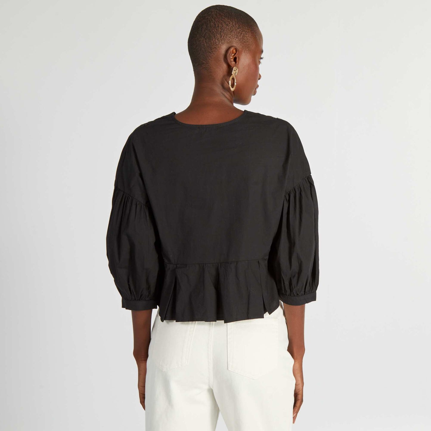 Crop top-style blouse with embroidered vents Black