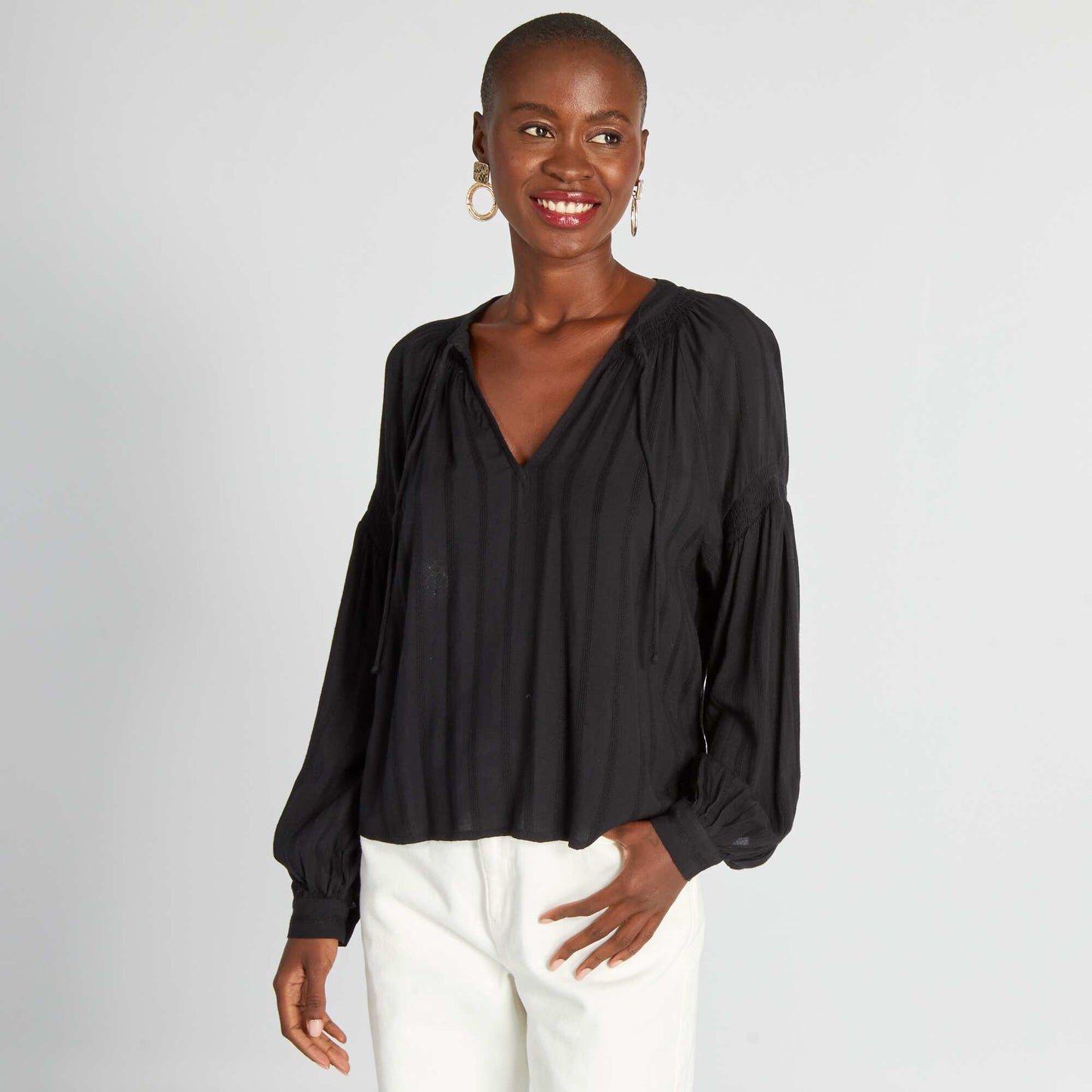 Puff-sleeved textured fabric blouse black