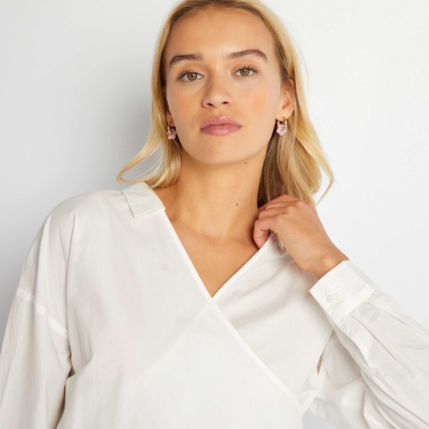 Poplin shirt with knotted detail on the front White