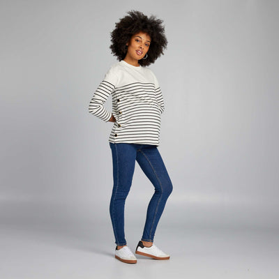 بنطلون جينز للأمومة مع لوحة دعم باللون الأزرق