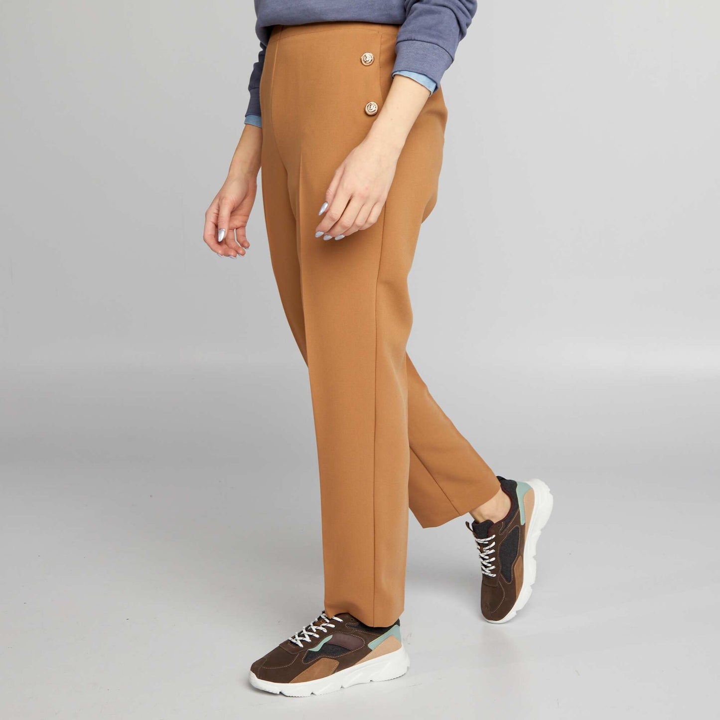 Straight-leg trousers with fancy gold-coloured buttons BEIGE