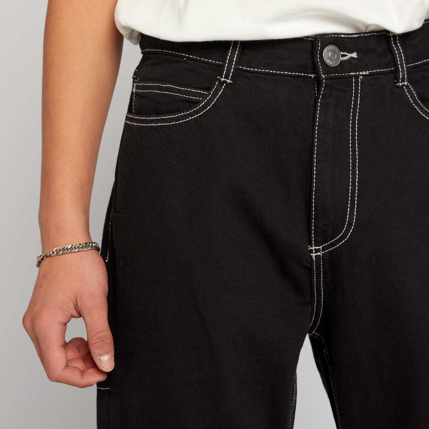 Cargo trousers with contrasting topstitching black
