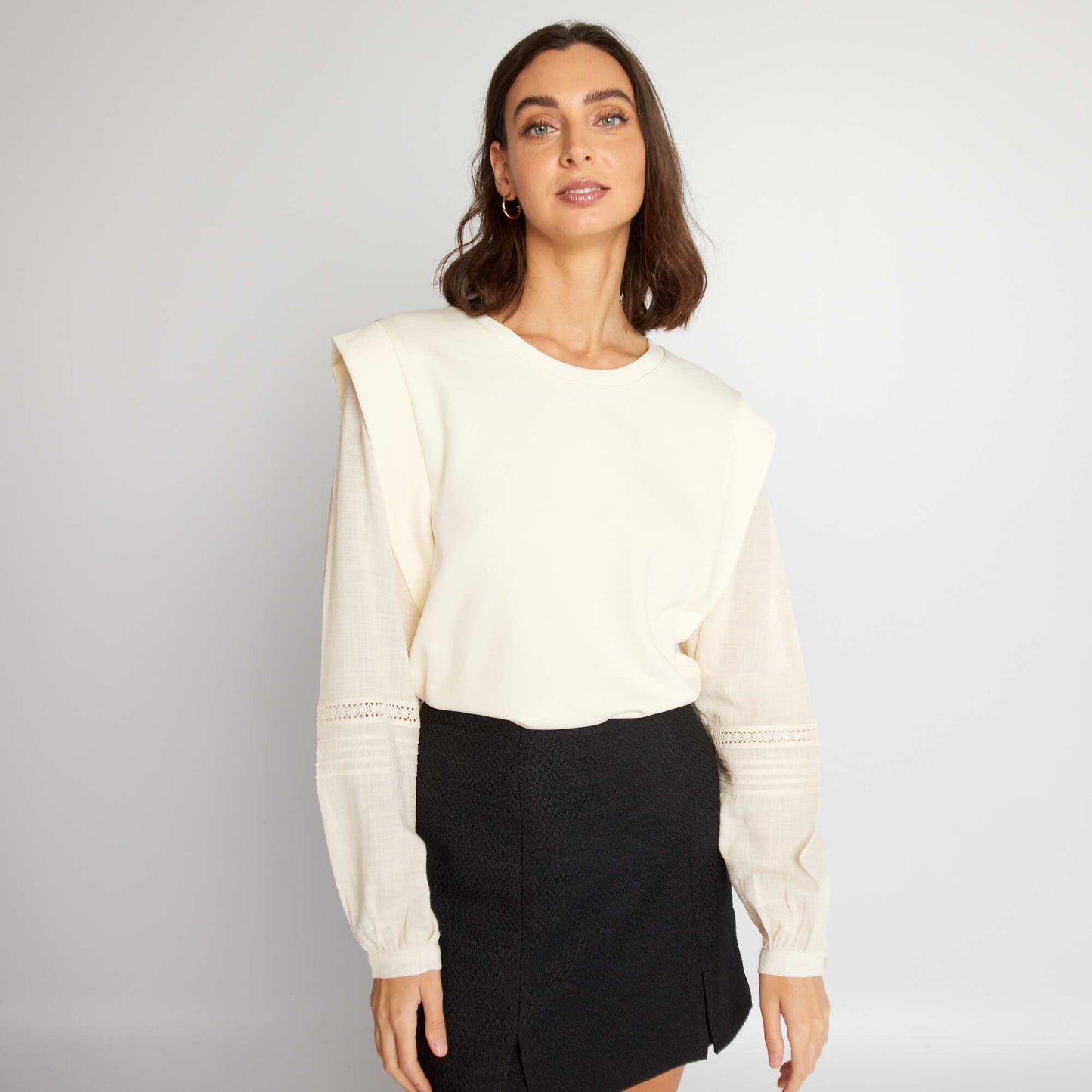 Lightweight sweater with shirt sleeves BEIGE