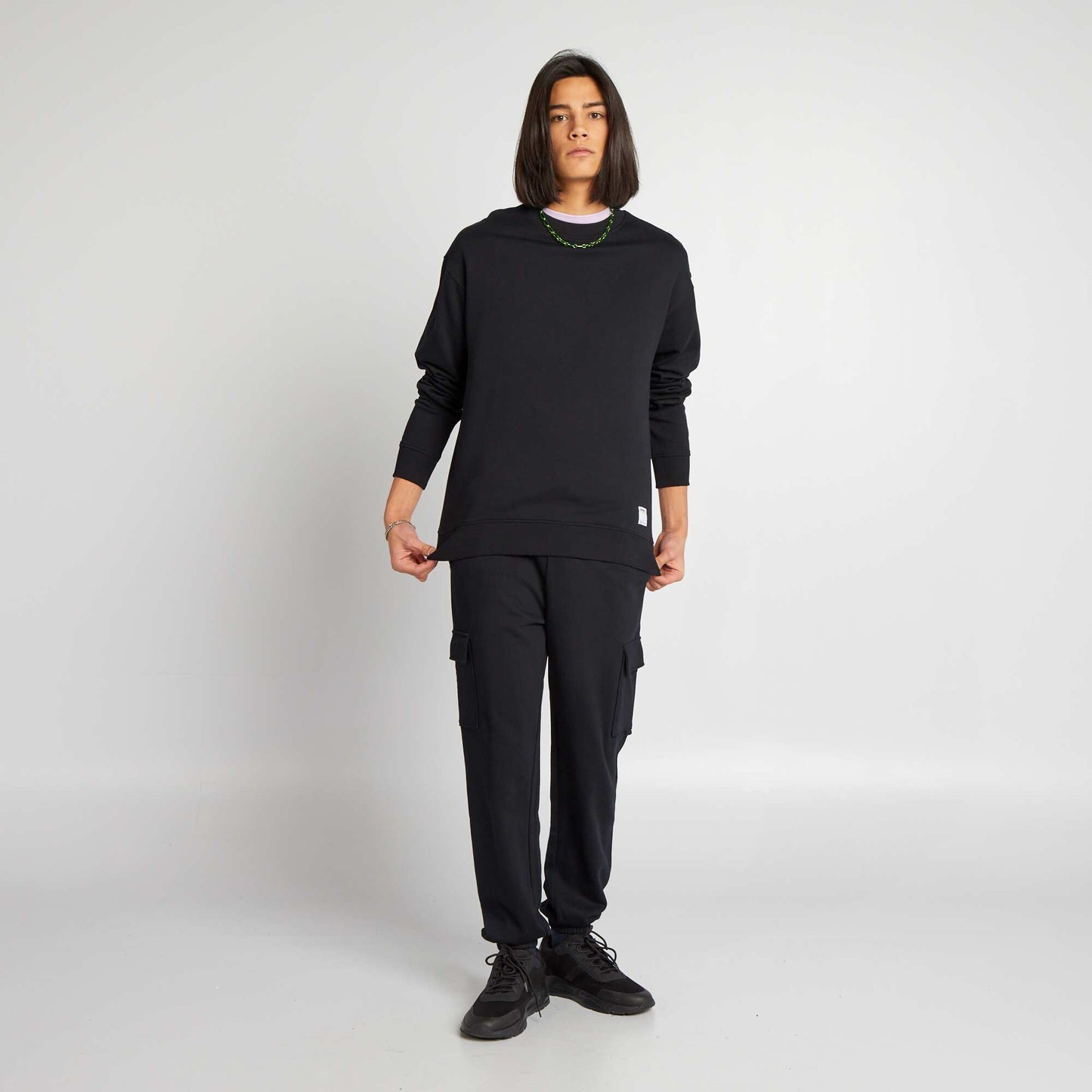 Patterned round-neck sweatshirt black