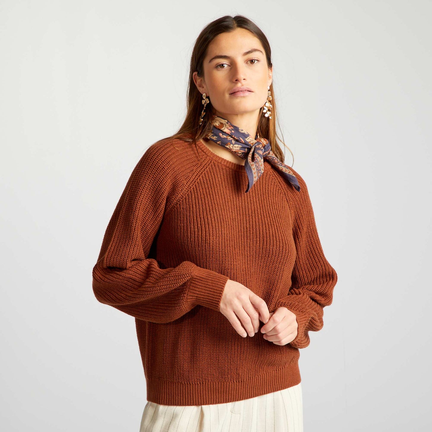 Round-neck knit jumper BROWN