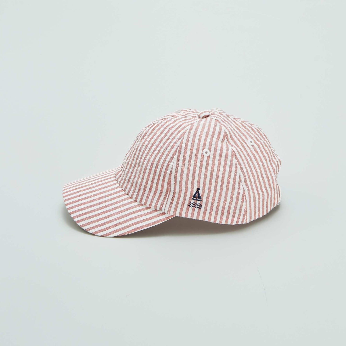 Striped cap with embroidered sailboat BEIGE