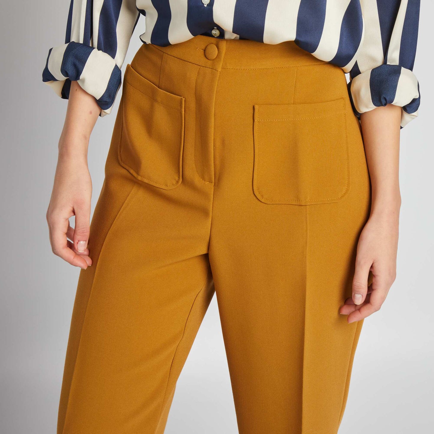 Straight-leg trousers with 2 patch pockets KHAKI