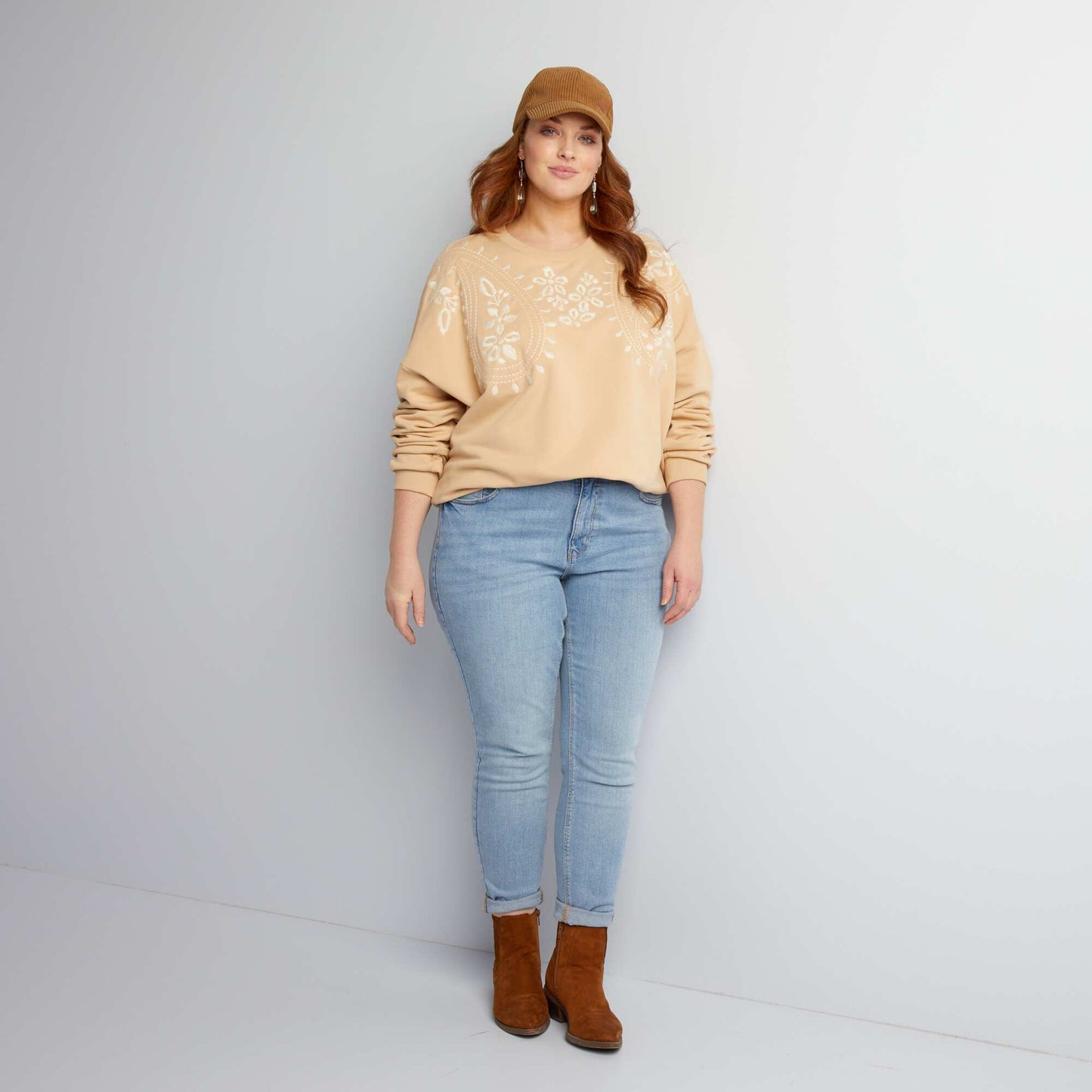 Embroidered sweatshirt BEIGE