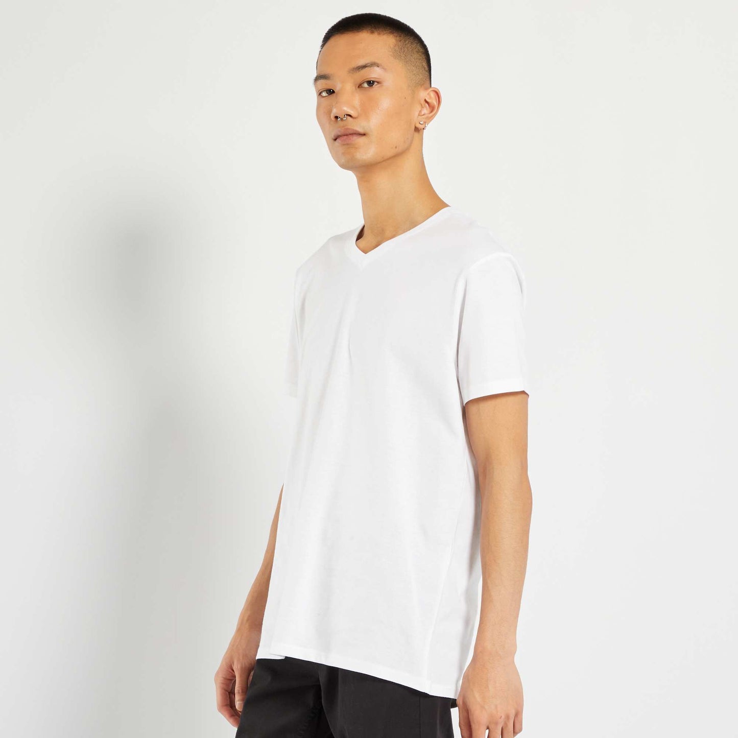 Regular cotton V-neck T-shirt white