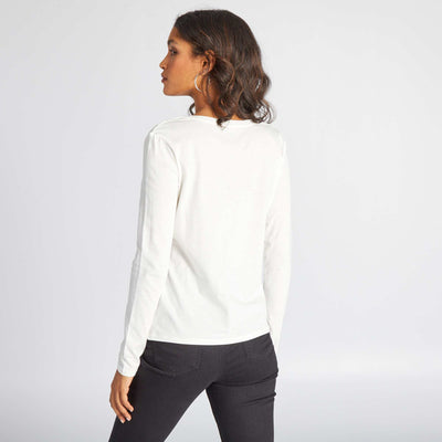 V-neck T-shirt snow white