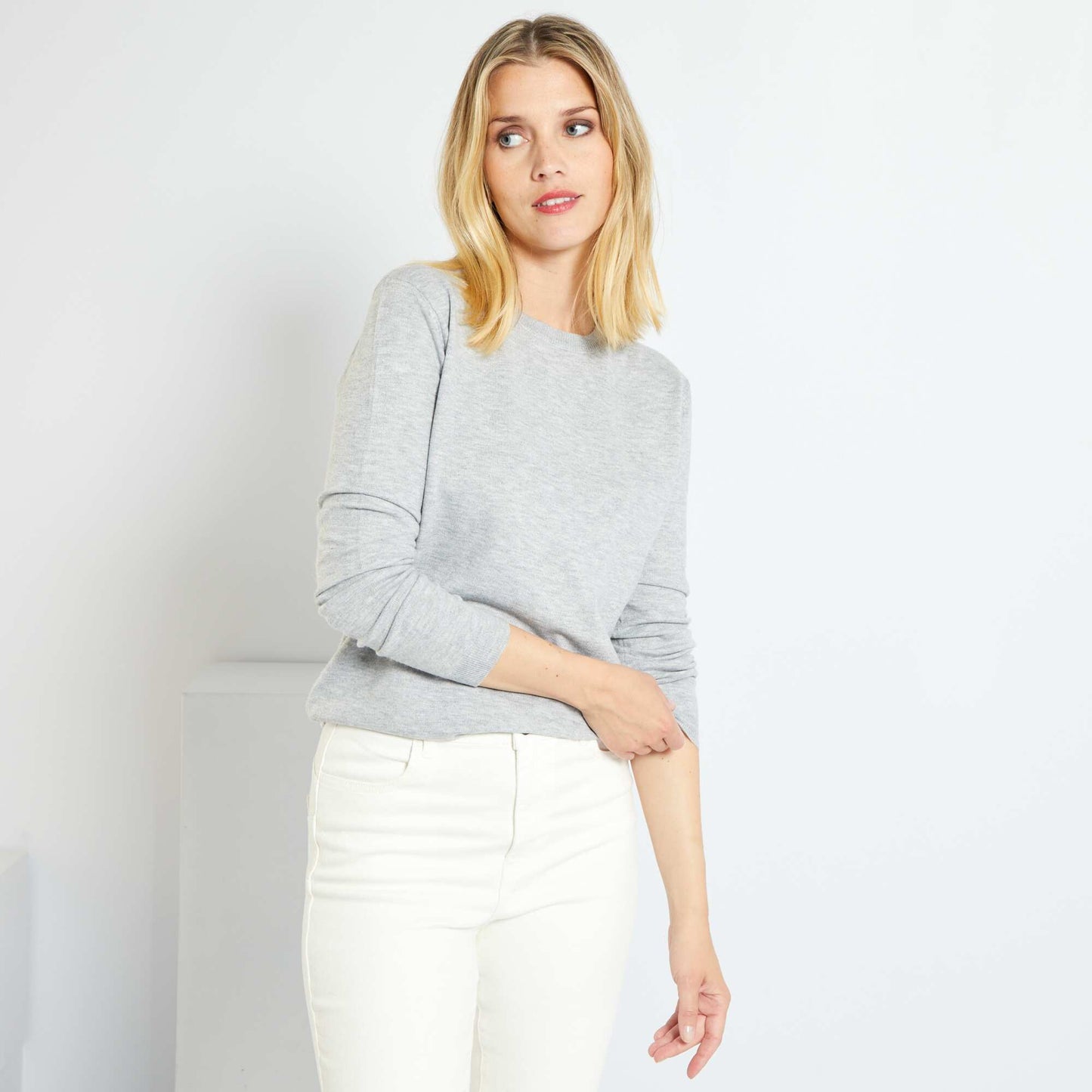 Fine knitted plain sweater GREY