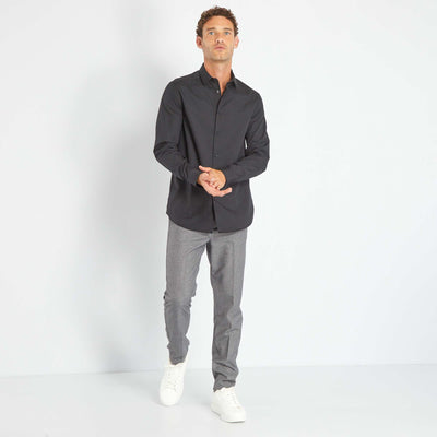 قميص بقصة مستقيمة أسود