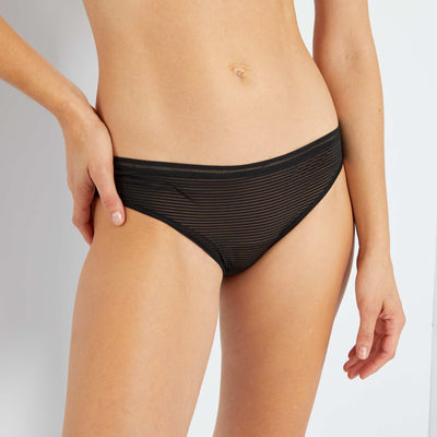 سراويل داخلية من الألياف الدقيقة باللون الأسود