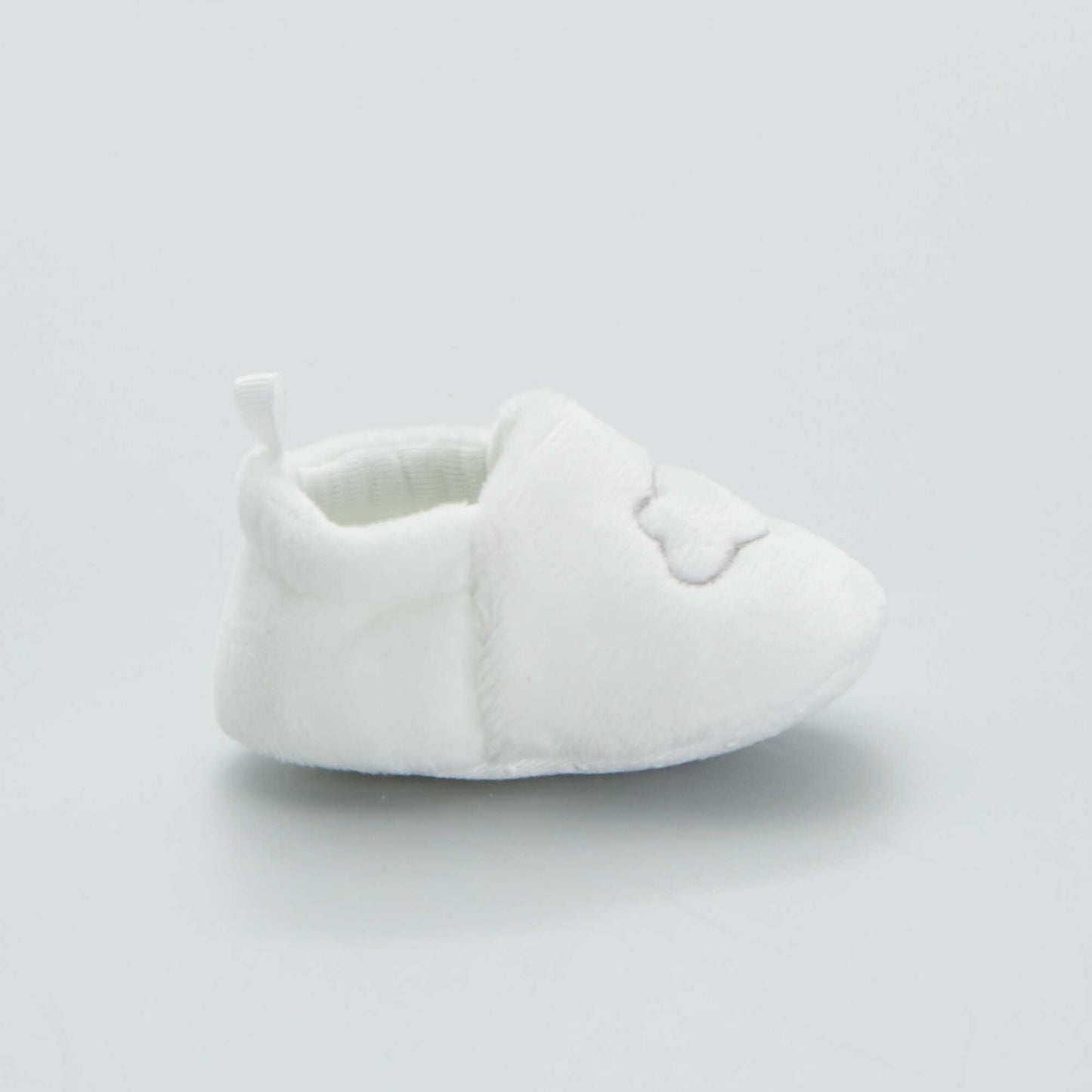 Embroidered baby booties - cloud off-white