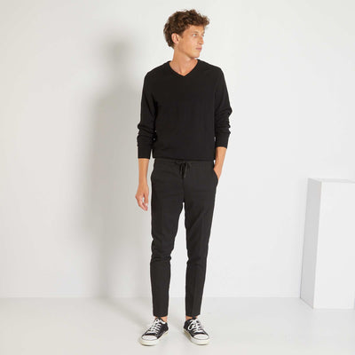 سترة أساسية محبوكة سادة أسود