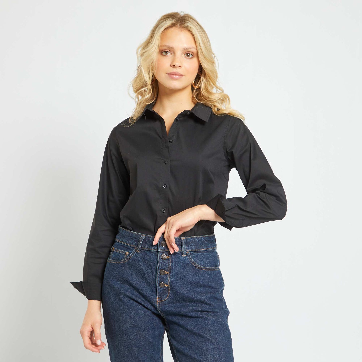 Fitted shirt with cutaway collar black