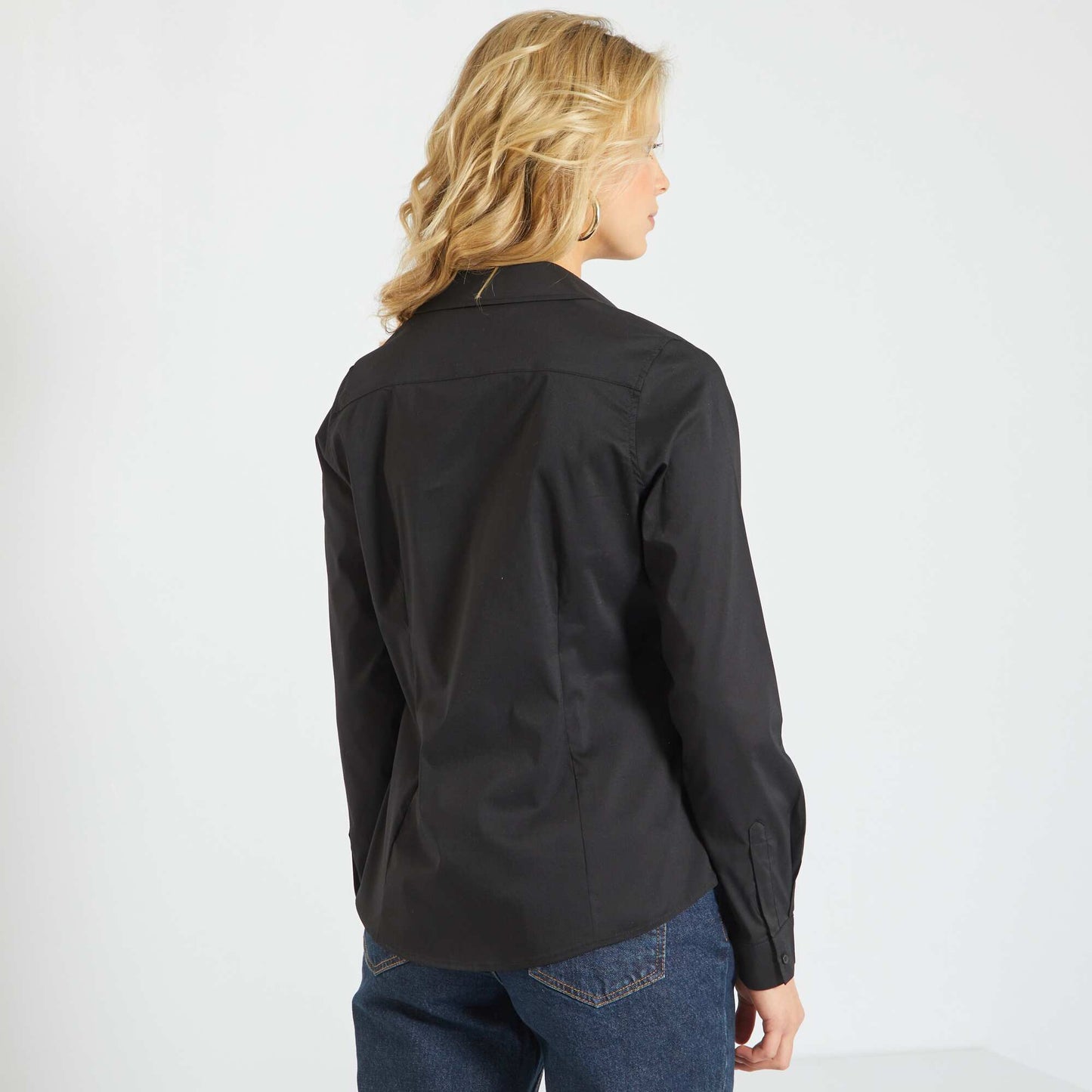 Fitted shirt with cutaway collar black