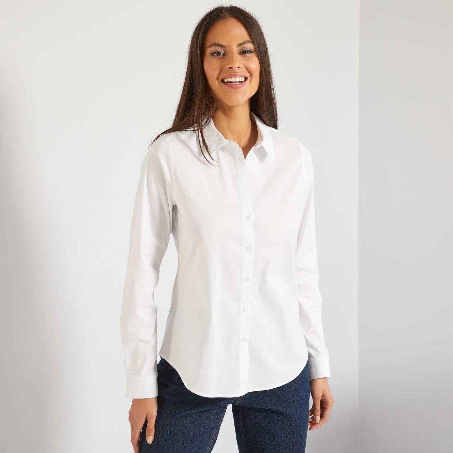 Fitted shirt with cutaway collar White