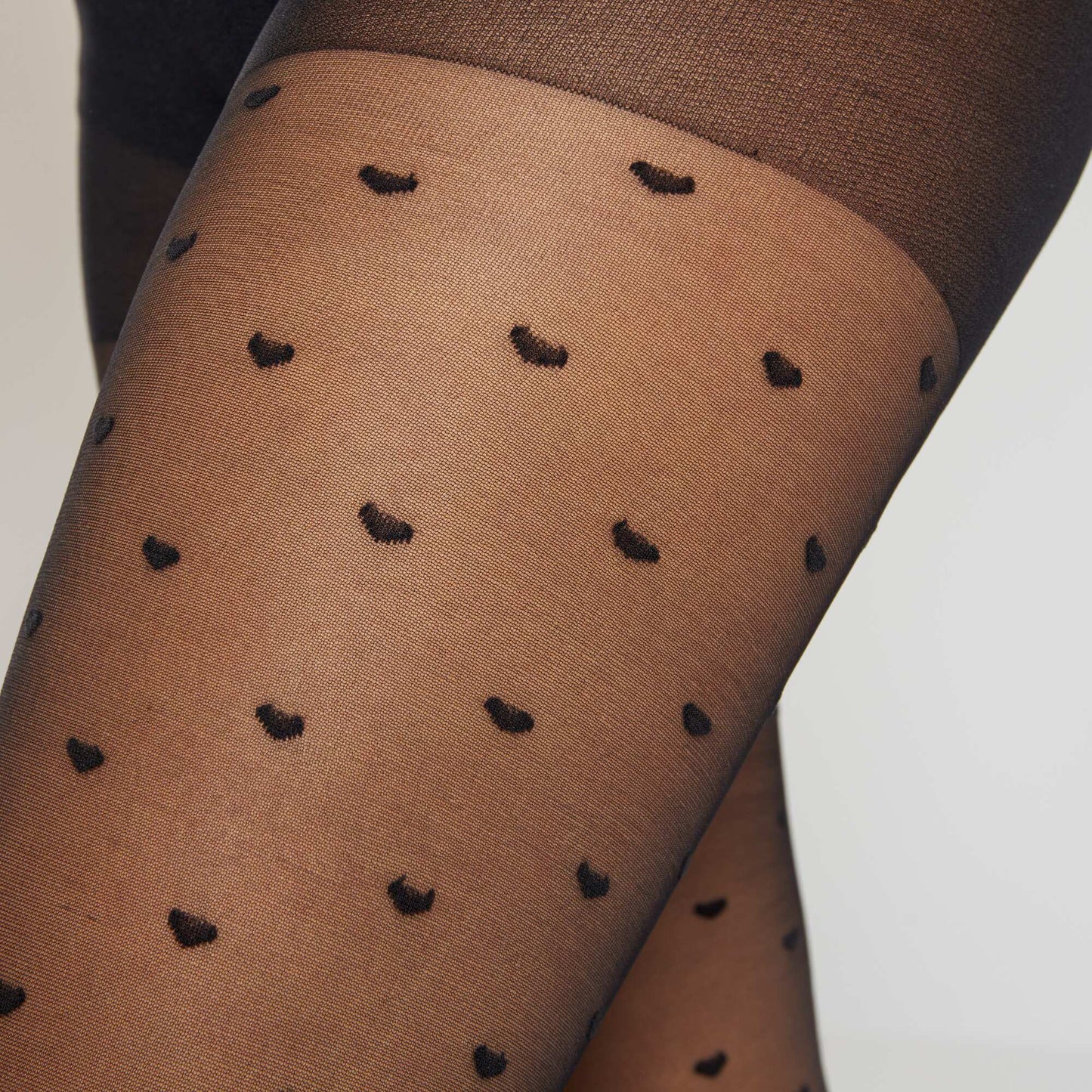 20-denier dotted voile tights with hearts black