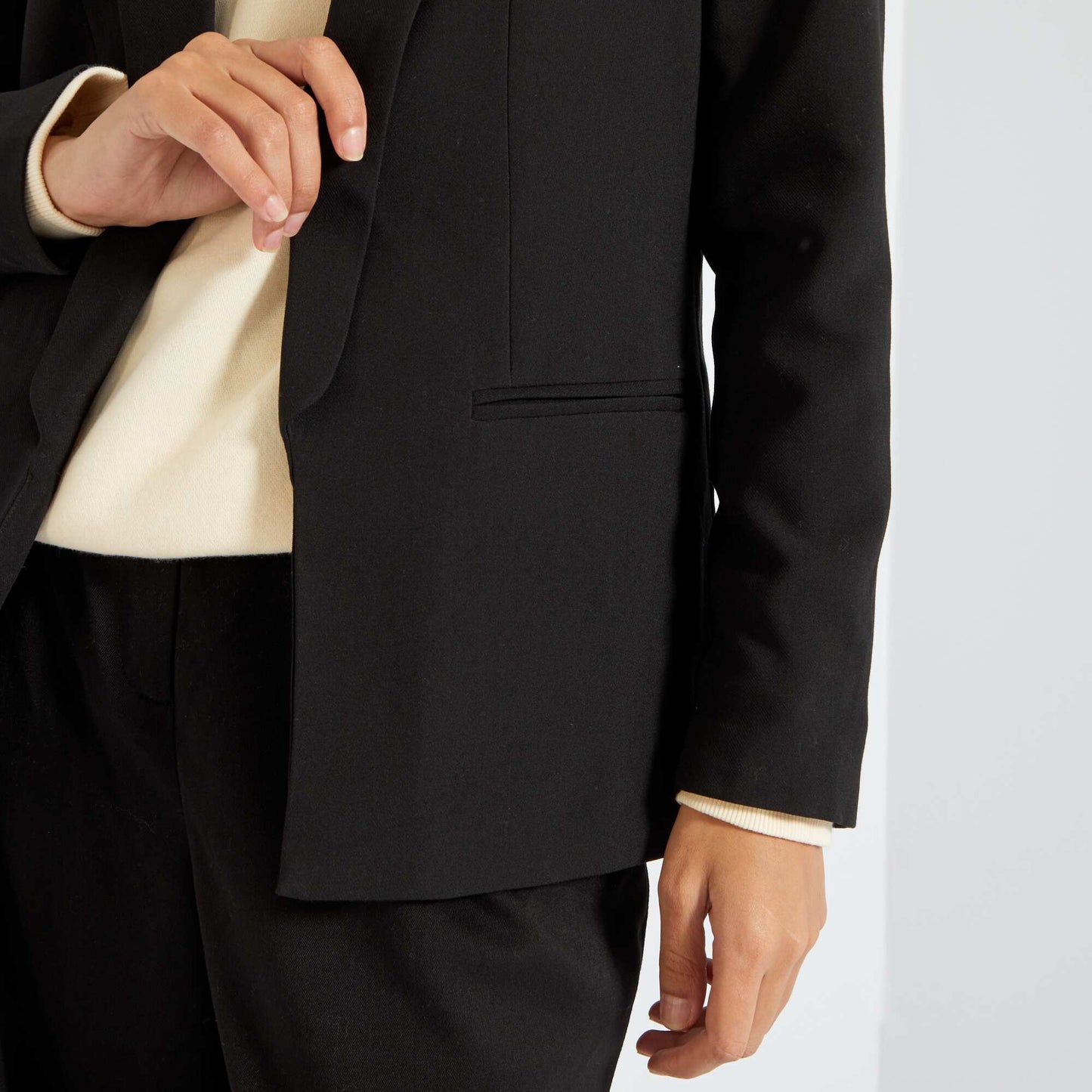 Mid-length blazer black