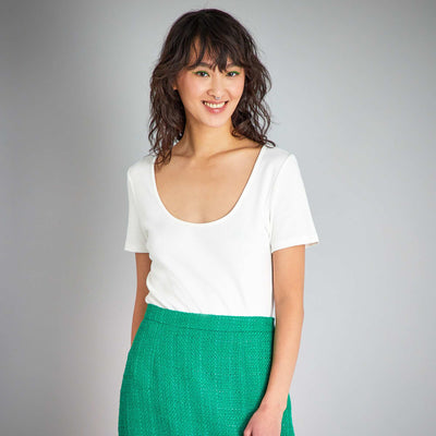 بدلة سوداء مضلعة محبوكة أبيض