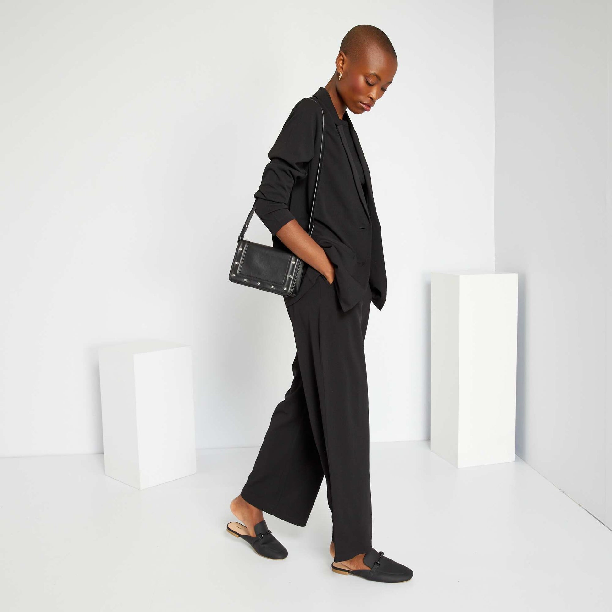 Plain ribbed knit vest top black