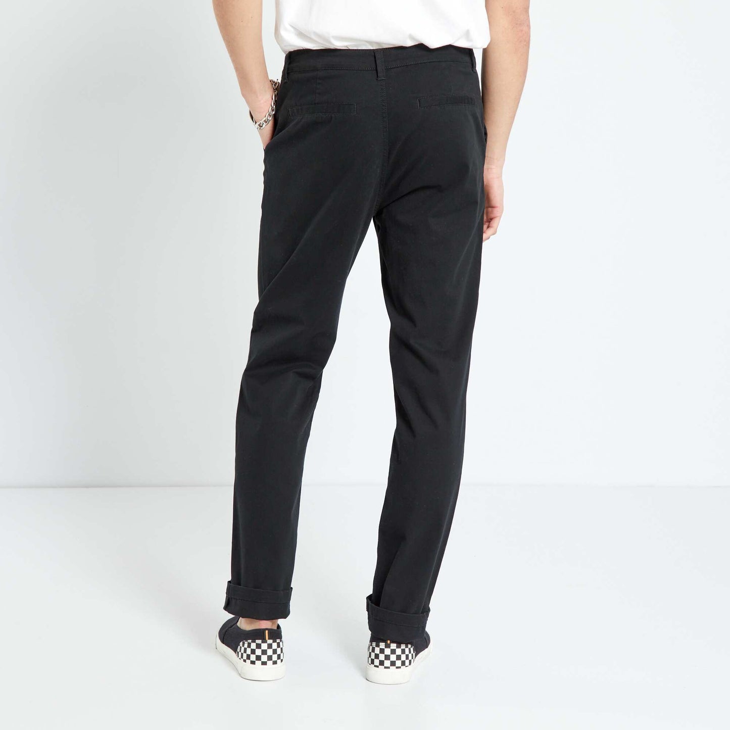 Straight chinos Black