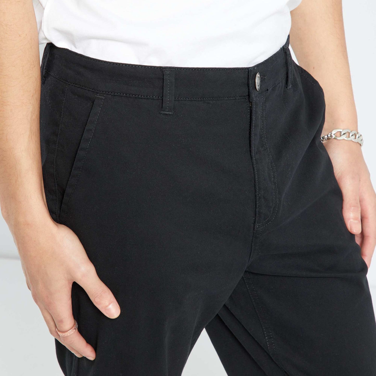 Straight chinos Black