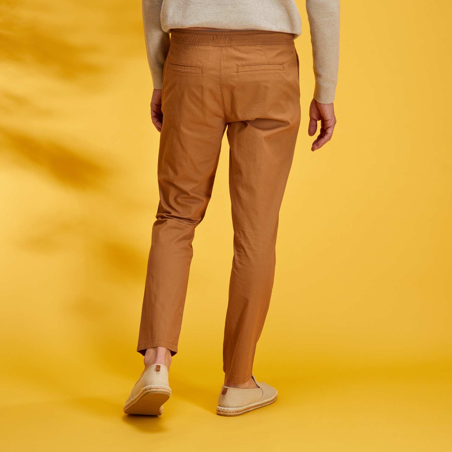 Slim-fit chinos with elasticated waist BEIGE