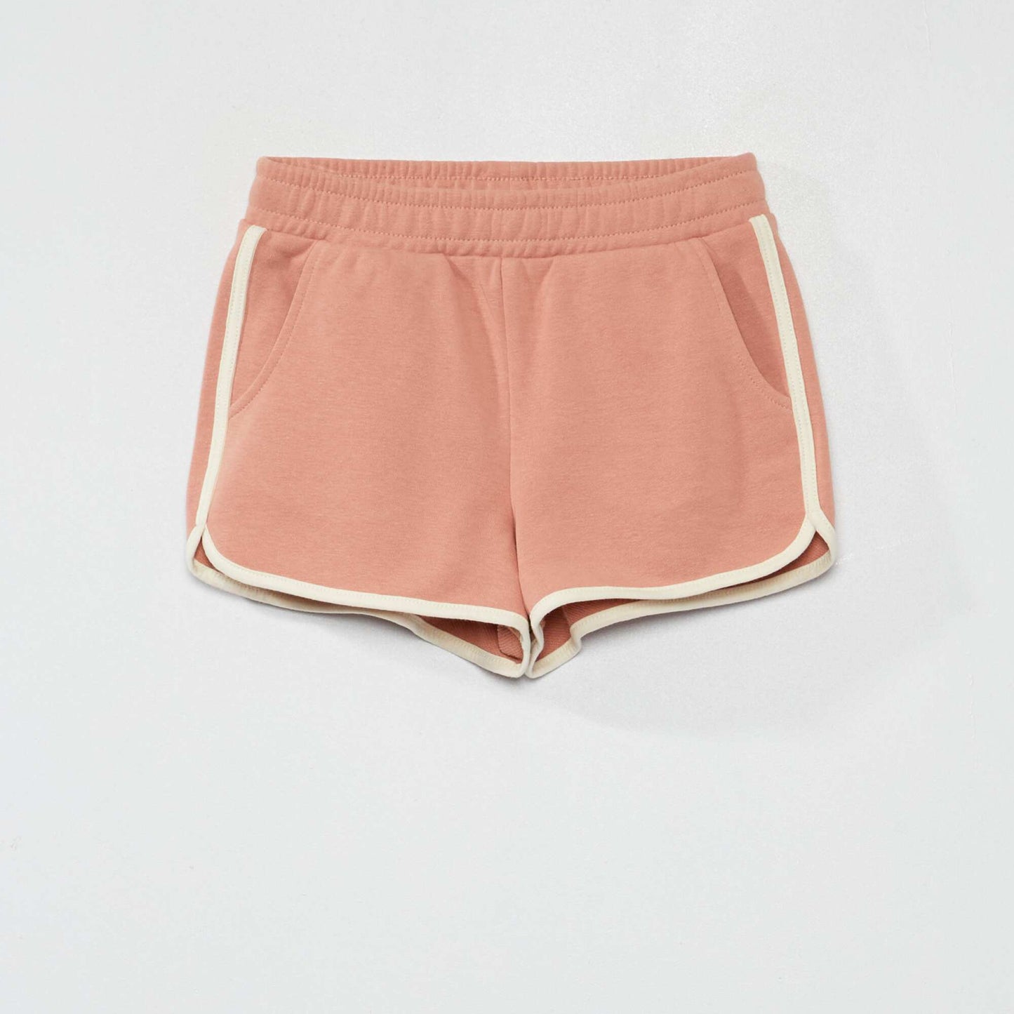 Sweatshirt fabric shorts with contrasting trims pink