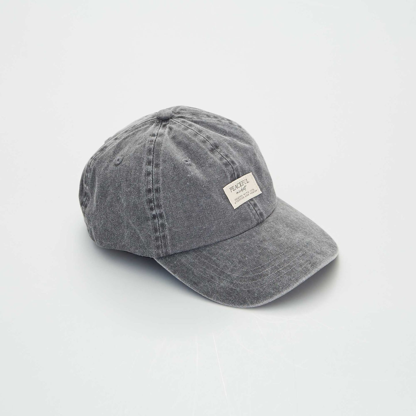 Canvas cap with print on the front BLACK