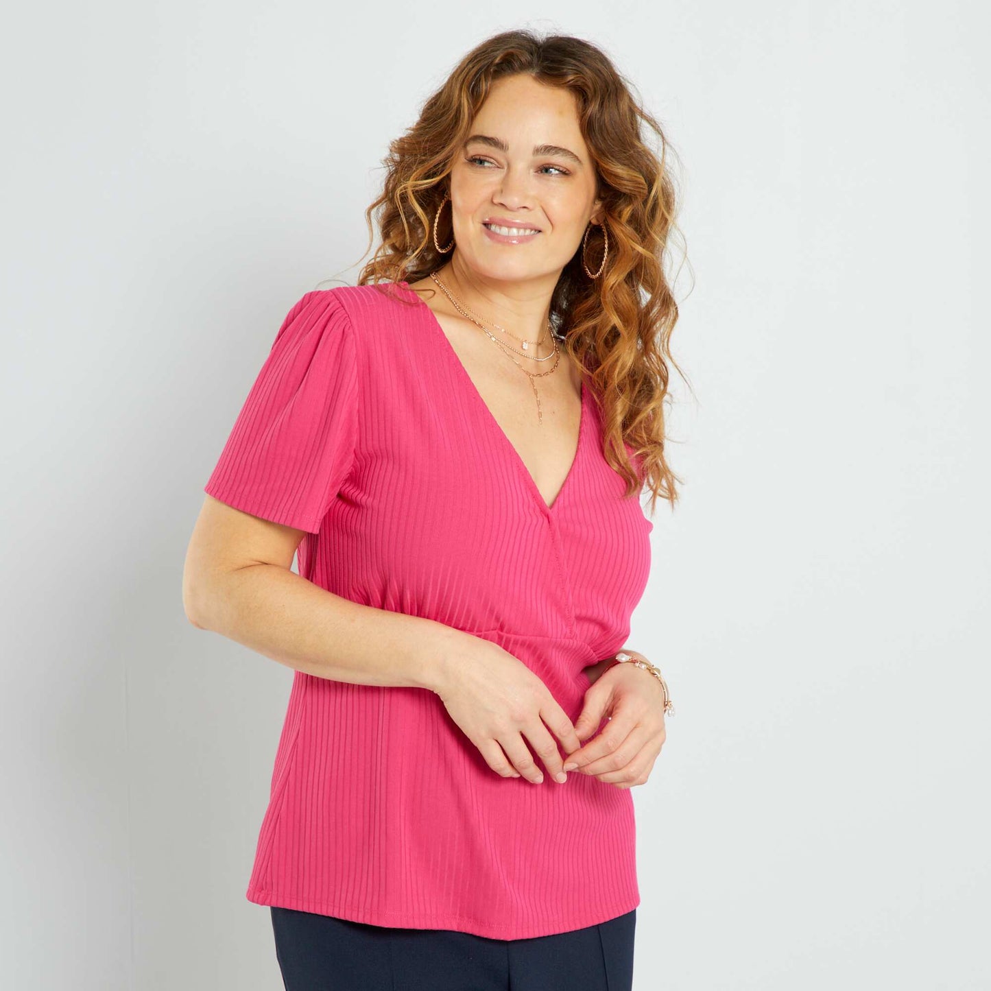 V-neck ribbed T-shirt bright pink