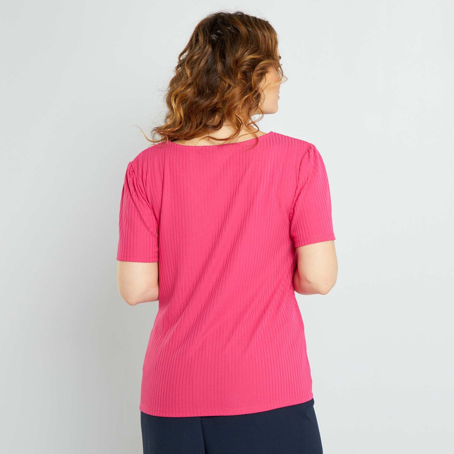 V-neck ribbed T-shirt bright pink